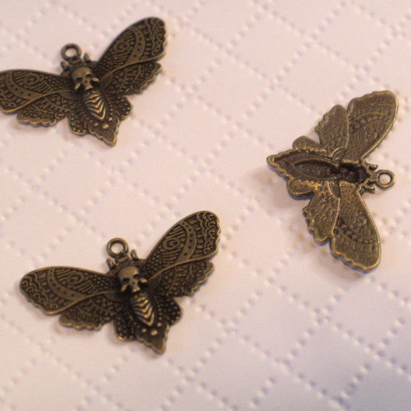 Antique Gold Moth Charm with Skull Detail, 3D Figural Metal Pendant, Set of 3